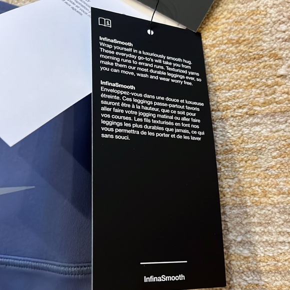 NWT Nike Afinia 8” training shorts Medium blue- high rise, medium support - Picture 3 of 5